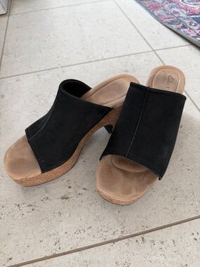 Clarks Women's Nerisa Vine Cork Heeled Sandal Size 6.5